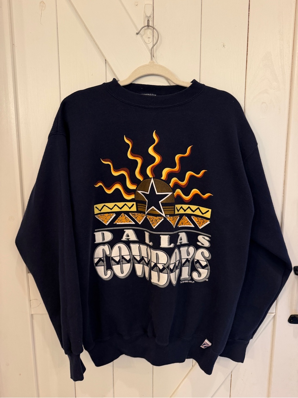 Vintage LOGO 7 Dallas Cowboys Navy Crewneck with Sunburst Graphic Size Large